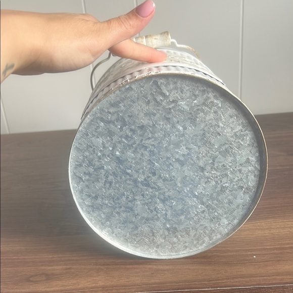 White Rustic Flower Canister - Picture 4 of 6